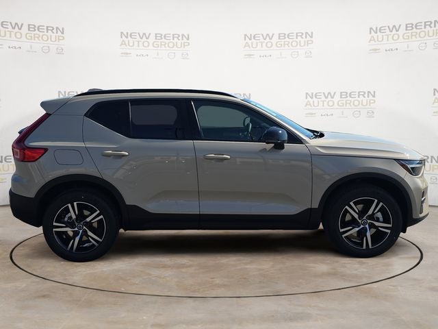 2026 Volvo XC40 B5 Core