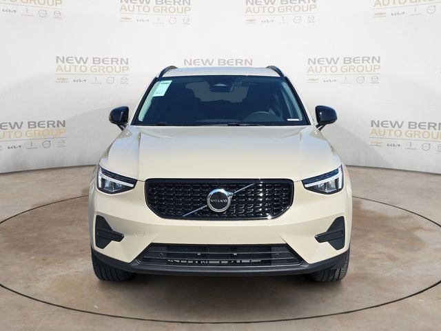 2026 Volvo XC40 B5 Core
