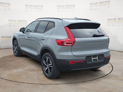 2026 Volvo XC40 B5 Core