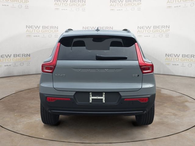 2026 Volvo XC40 B5 Core
