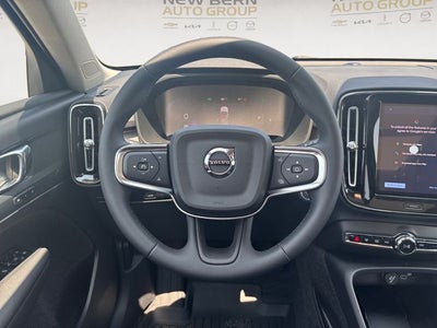 2025 Volvo XC40 B5 Core