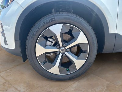 2025 Volvo XC40 B5 Core