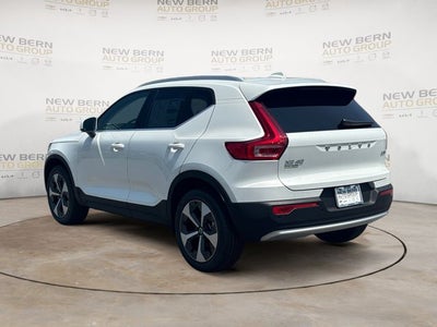 2025 Volvo XC40 B5 Core