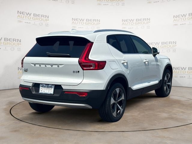 2025 Volvo XC40 B5 Core