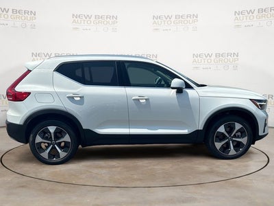 2025 Volvo XC40 B5 Core
