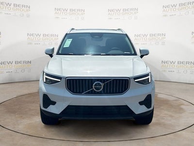 2025 Volvo XC40 B5 Core