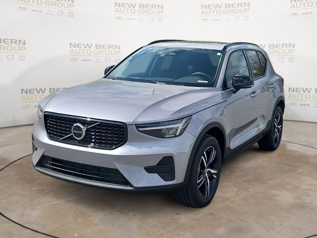 2026 Volvo XC40 B5 Core