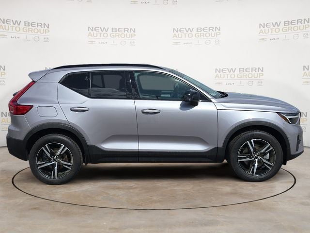 2026 Volvo XC40 B5 Core