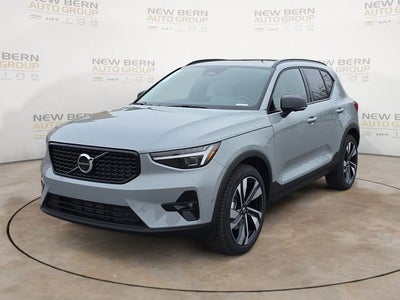 2026 Volvo XC40 B5 Ultra