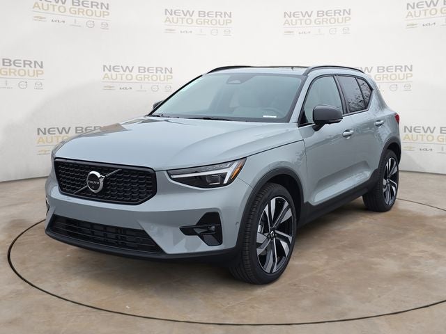 2026 Volvo XC40 B5 Ultra