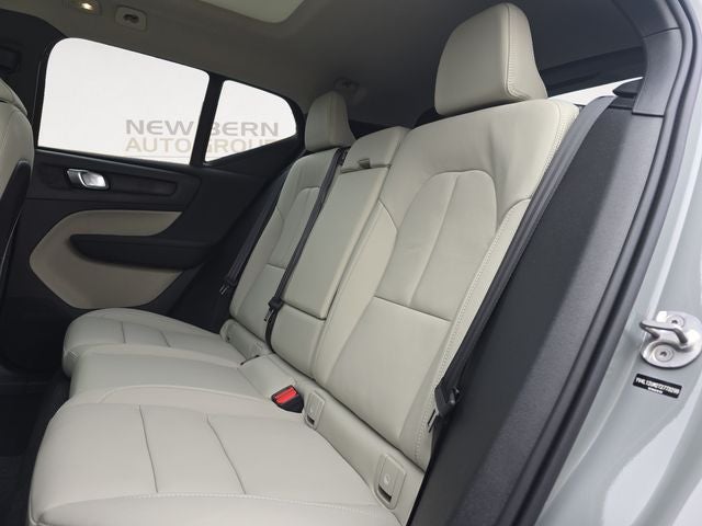 2026 Volvo XC40 B5 Ultra