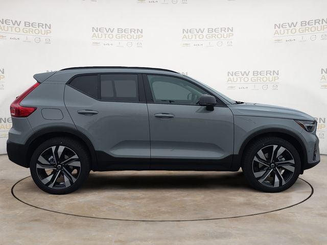 2026 Volvo XC40 B5 Ultra