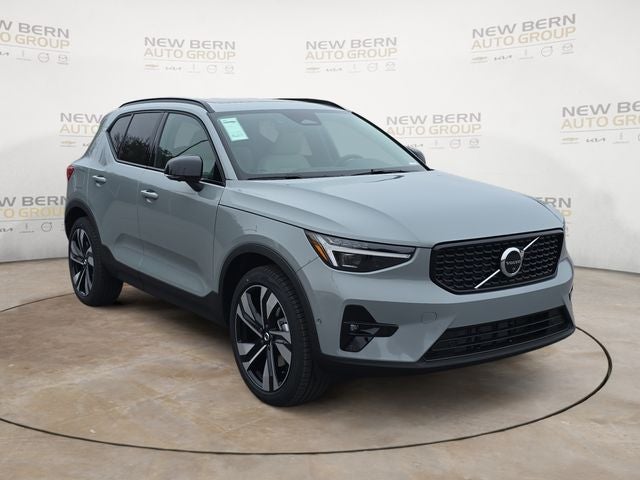 2026 Volvo XC40 B5 Ultra