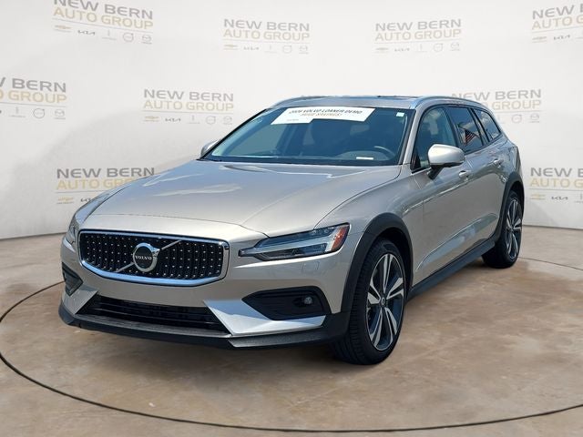 2026 Volvo V60 Cross Country B5 Plus