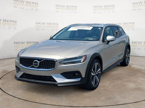 2026 Volvo V60 Cross Country B5 Plus
