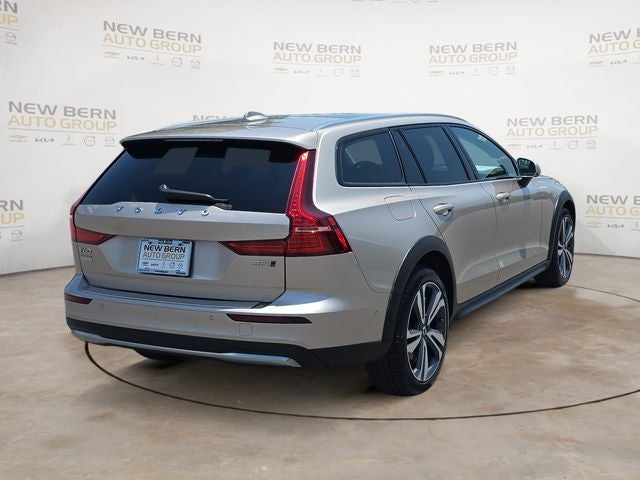 2026 Volvo V60 Cross Country B5 Plus