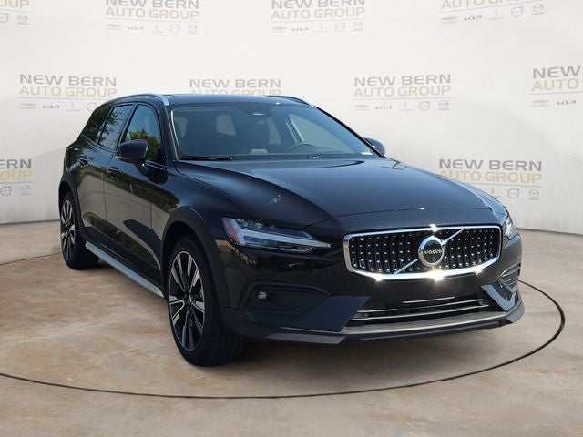 2026 Volvo V60 Cross Country B5 Ultra