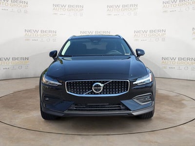 2026 Volvo V60 Cross Country B5 Ultra