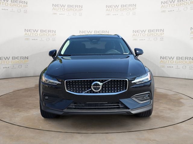 2026 Volvo V60 Cross Country B5 Ultra