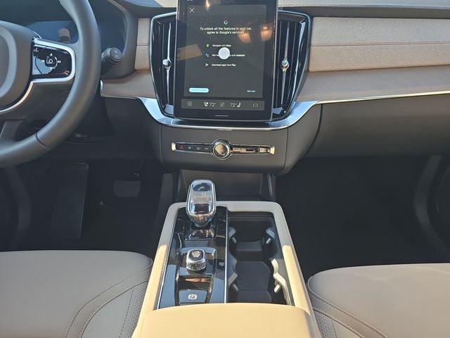 2026 Volvo XC90 B5 Plus