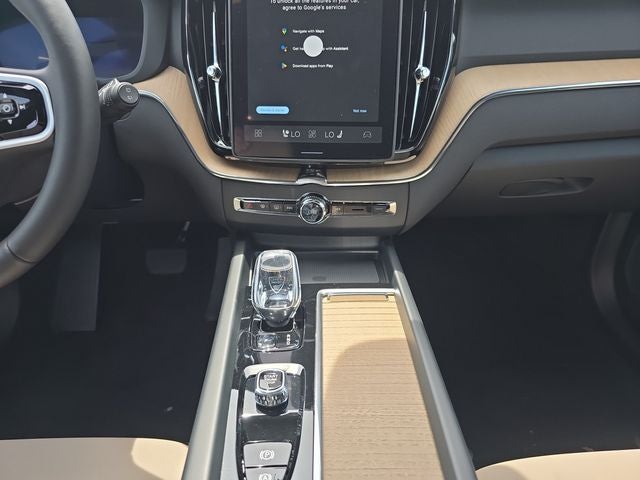 2026 Volvo XC60 B5 Core